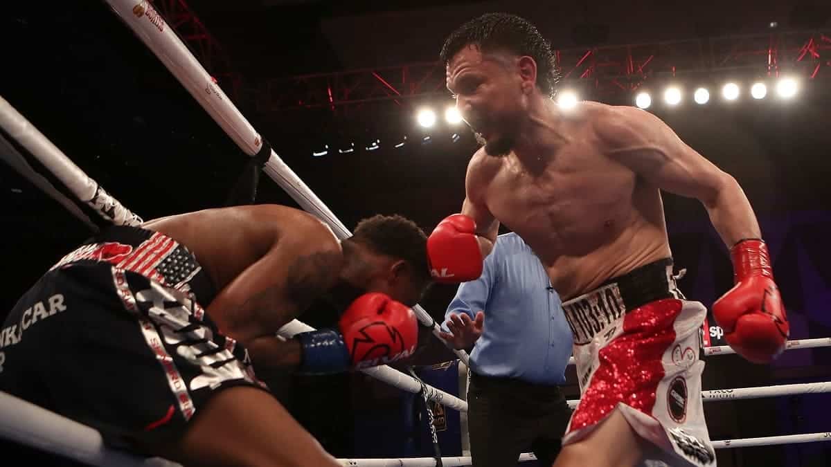 Bryan Flores beats Bunch