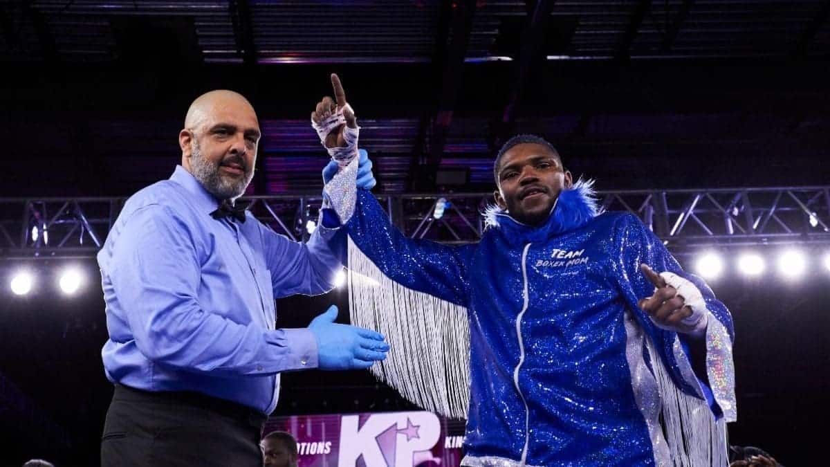 Le super welter James Martin remporte sa dixième victoire professionnelle
