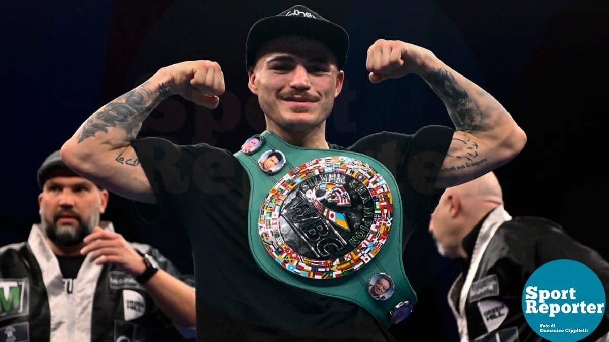 Michael Magnesi pousse vers le titre WBC tiré dans les derniers classements