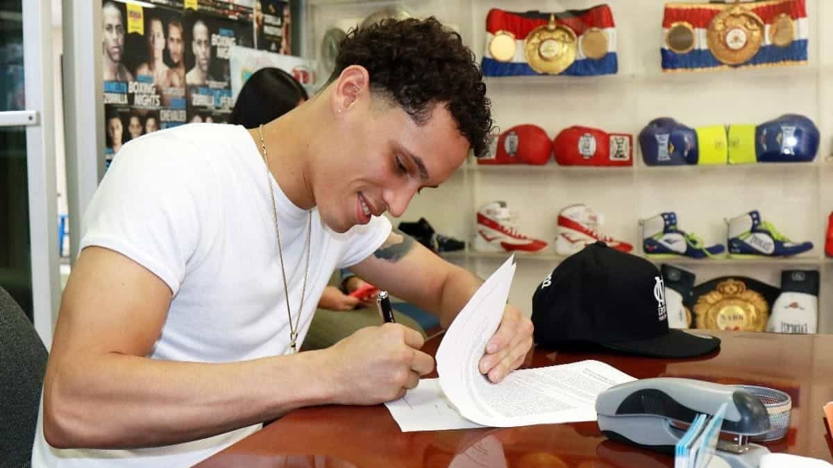 Miguel Cotto rédige un autre combattant sur la liste