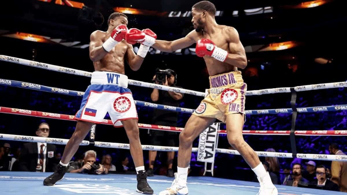 Holmes bat Toussaint via une décision technique controversée