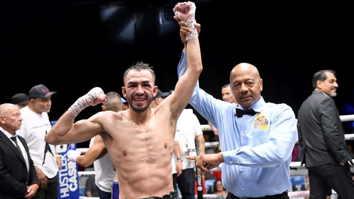 Rigoberto Hermosillo bat Alexis De Luna dans New Blood