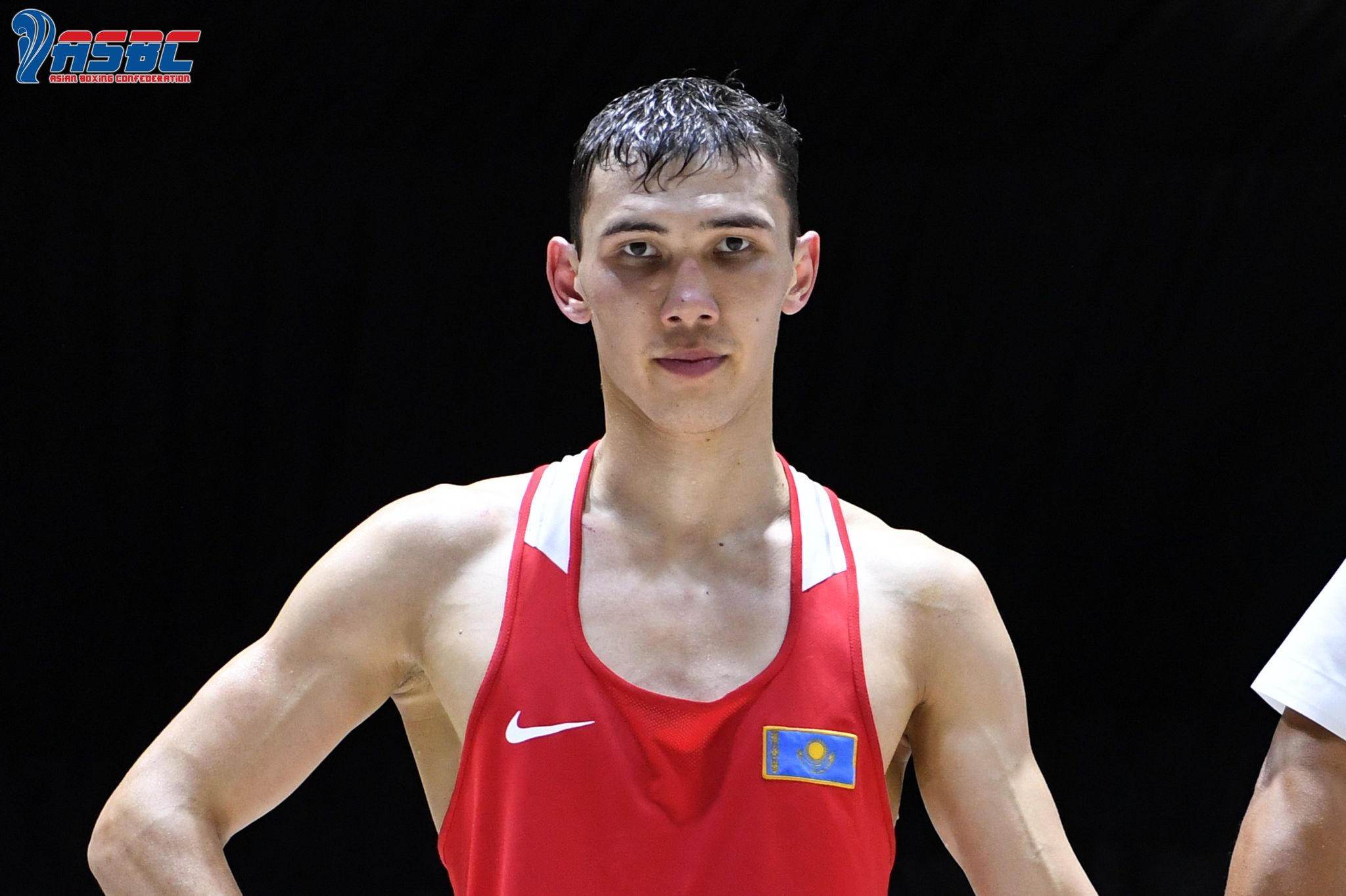 Serik Temirzhanov a fait des débuts impressionnants chez les 63,5 kg lors du tournoi commémoratif Shokhr Boltekuly