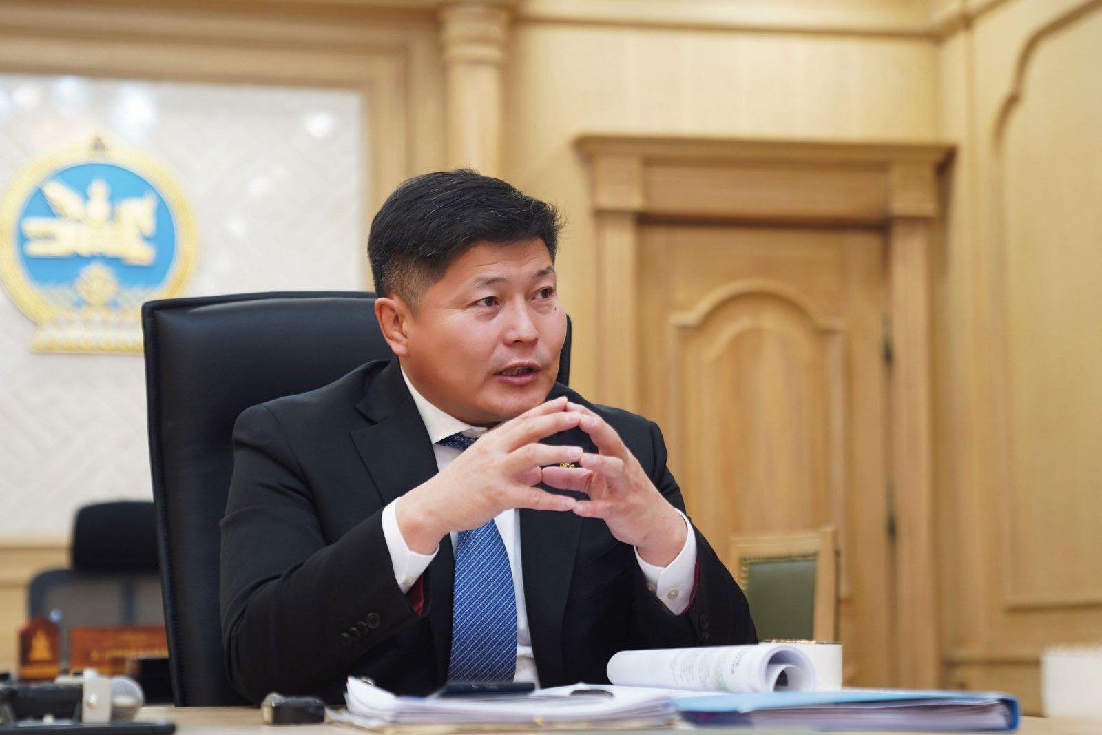 Le président de l'ASBC M. Pichai Chunhavajira et la direction de l'ASBC adressent leurs félicitations au président de la Fédération mongole de boxe