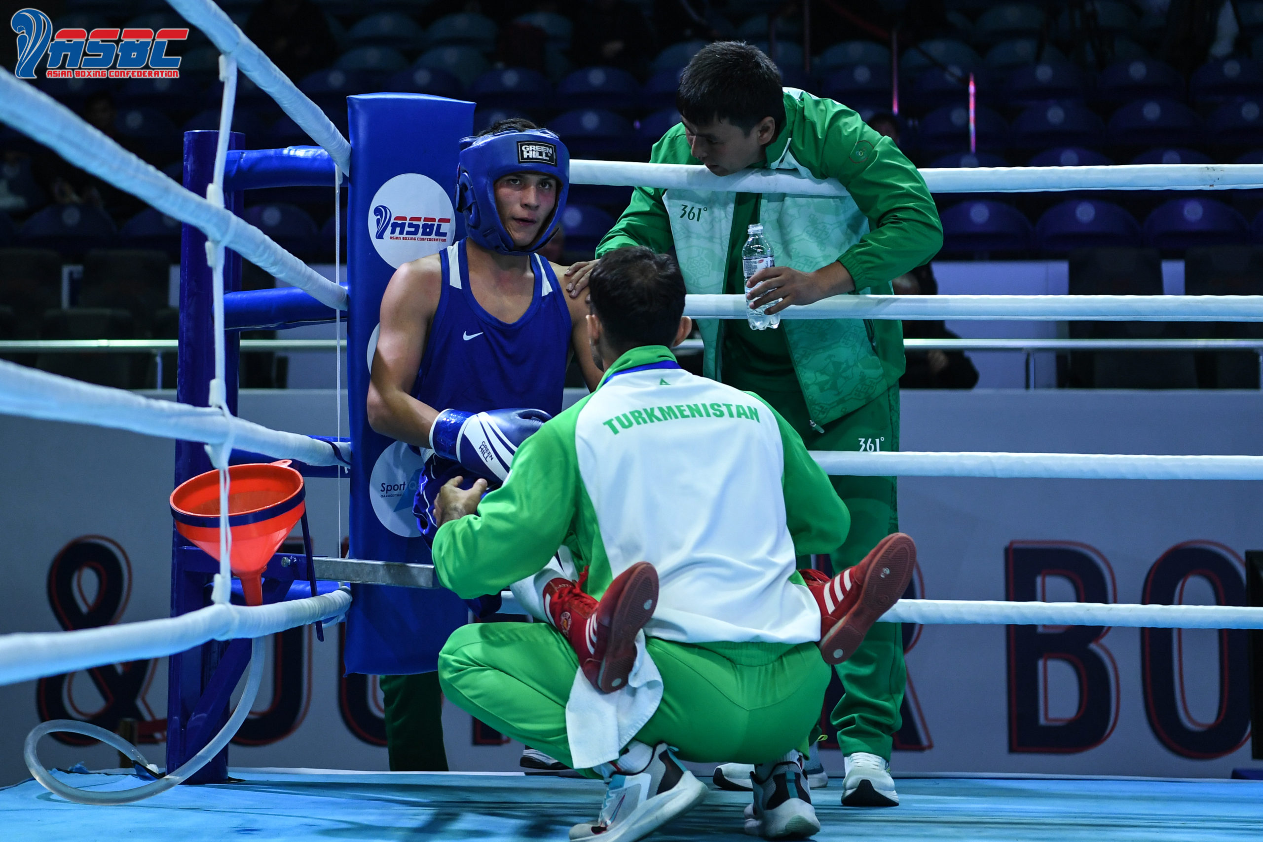 Azat Klychev du Turkménistan a célébré son succès émouvant à Astana