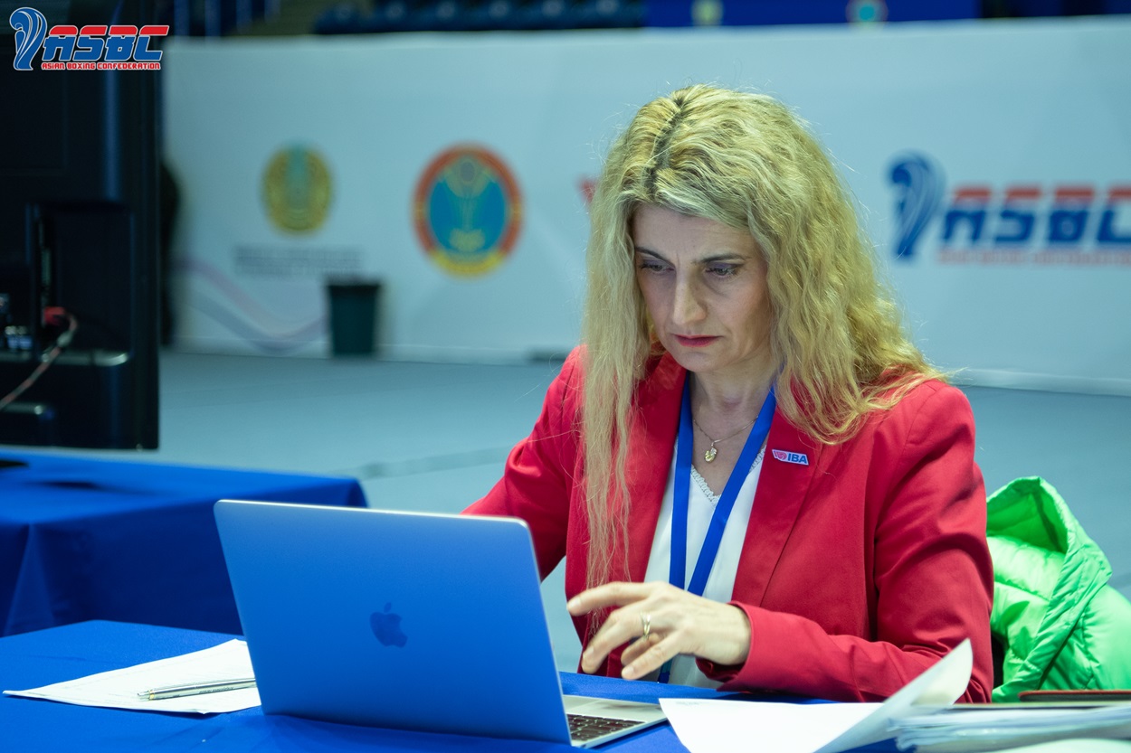 Mme Terezie Krejbychova – Ma principale surprise a été le niveau absolument optimal de la boxe junior et jeunesse à Astana.