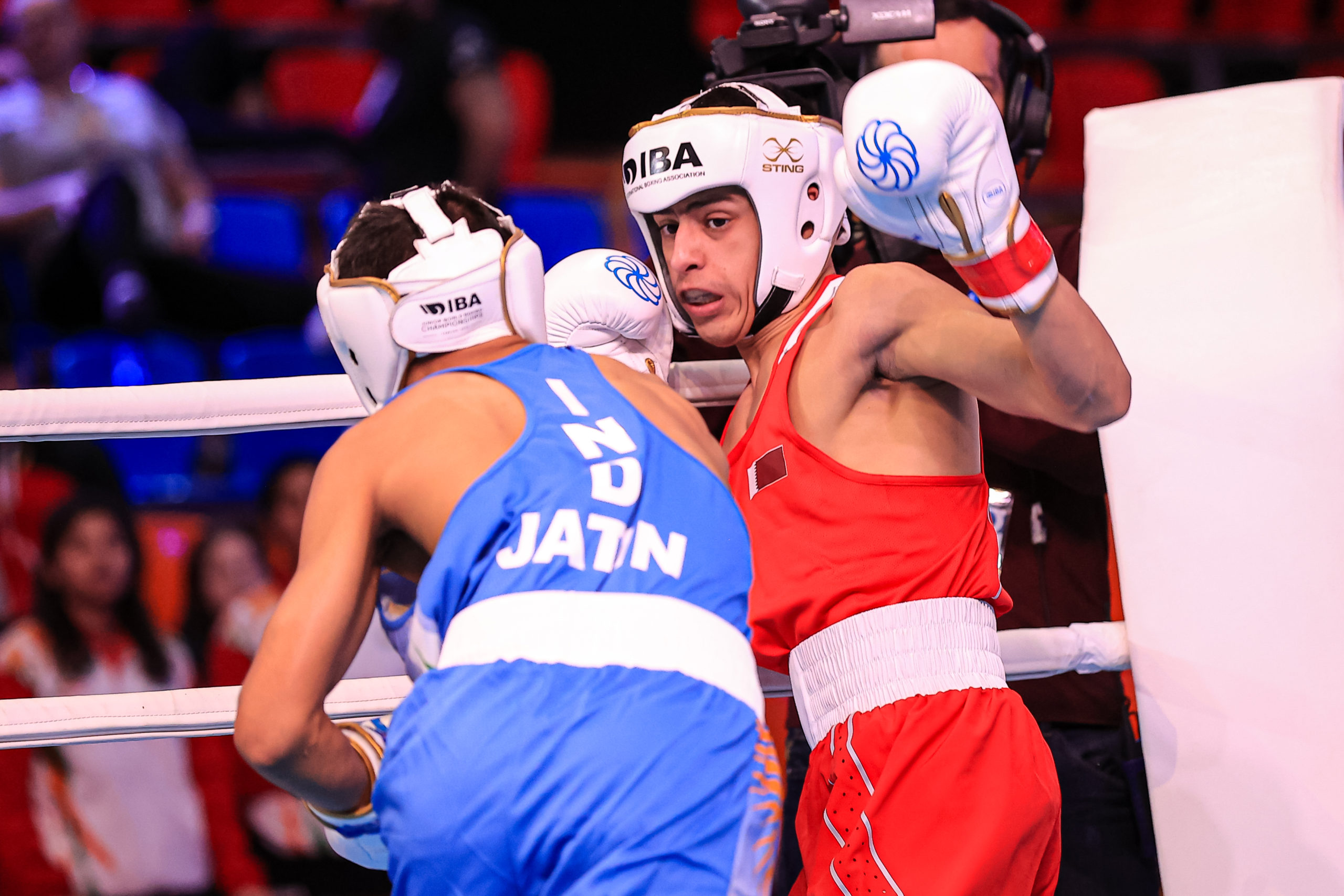 Iksanov a réalisé une solide performance lors de la quatrième journée de boxe
