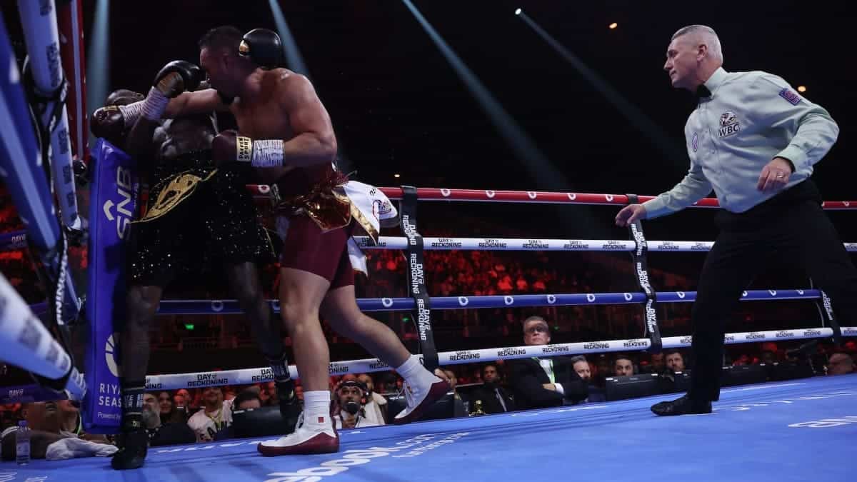 Deontay Wilder battered by Joseph Parker