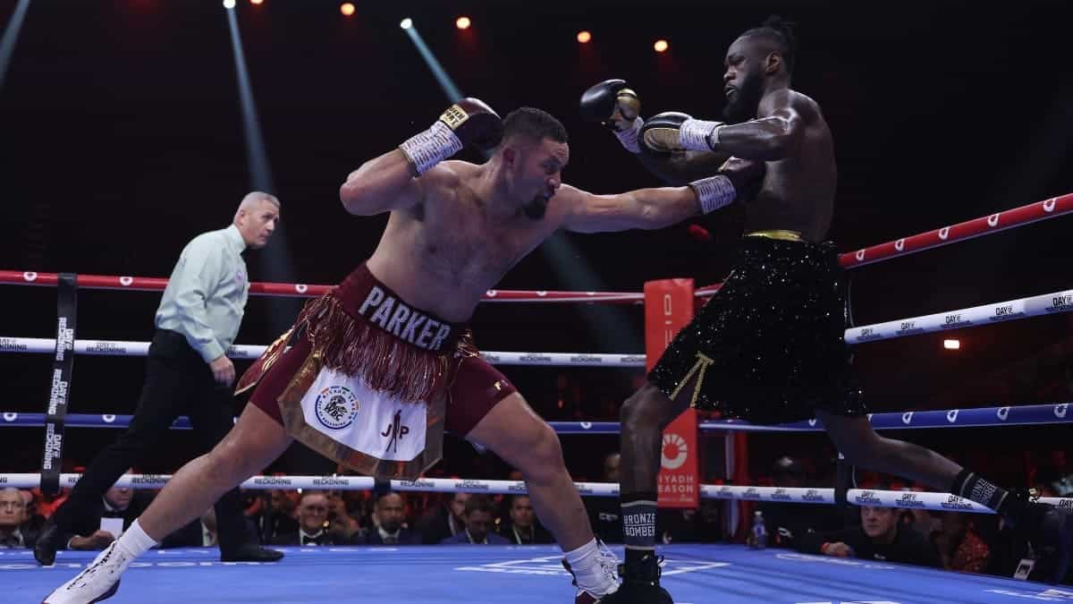 Joseph Parker jabs Deontay Wilder