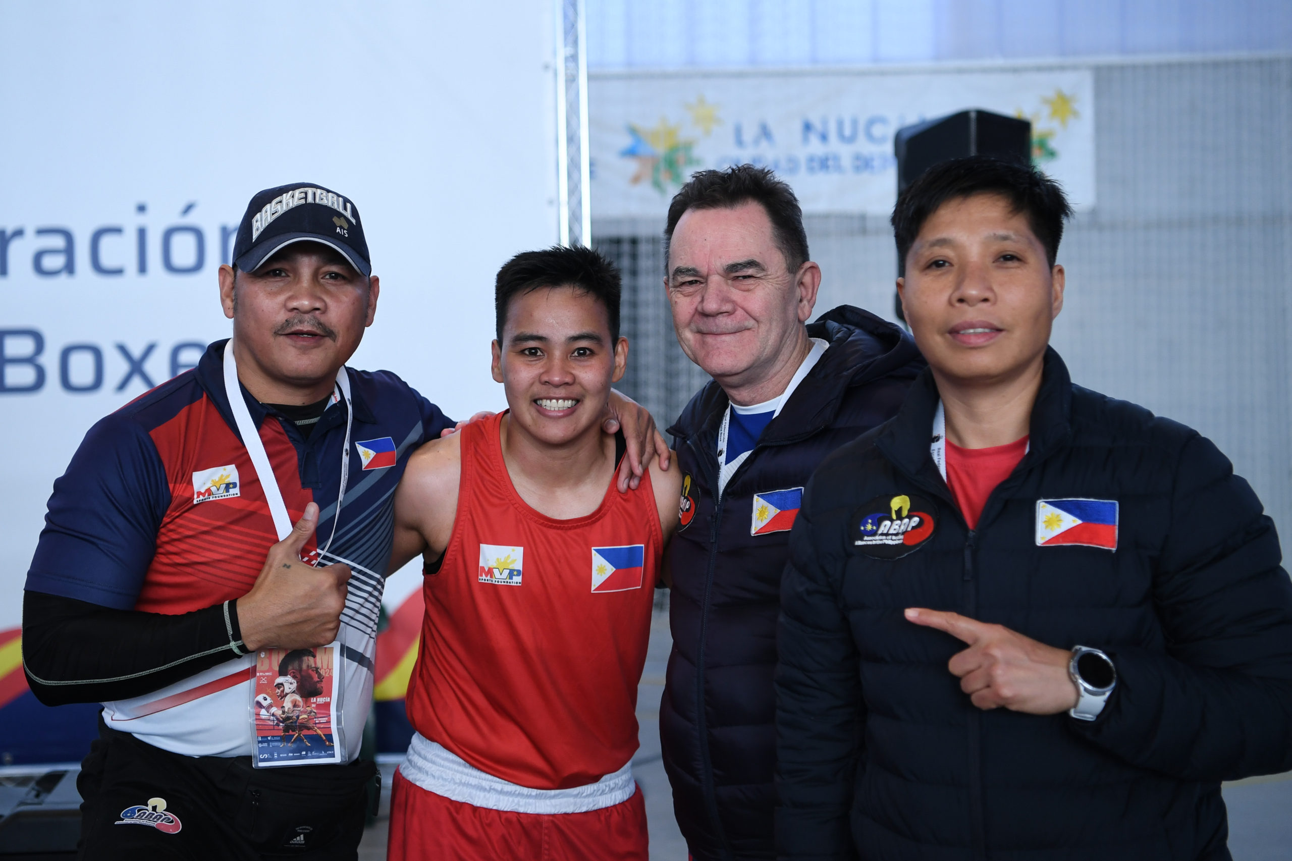 Huang contre Petecio pour la médaille d'or chez les poids plume féminins à La Nucia