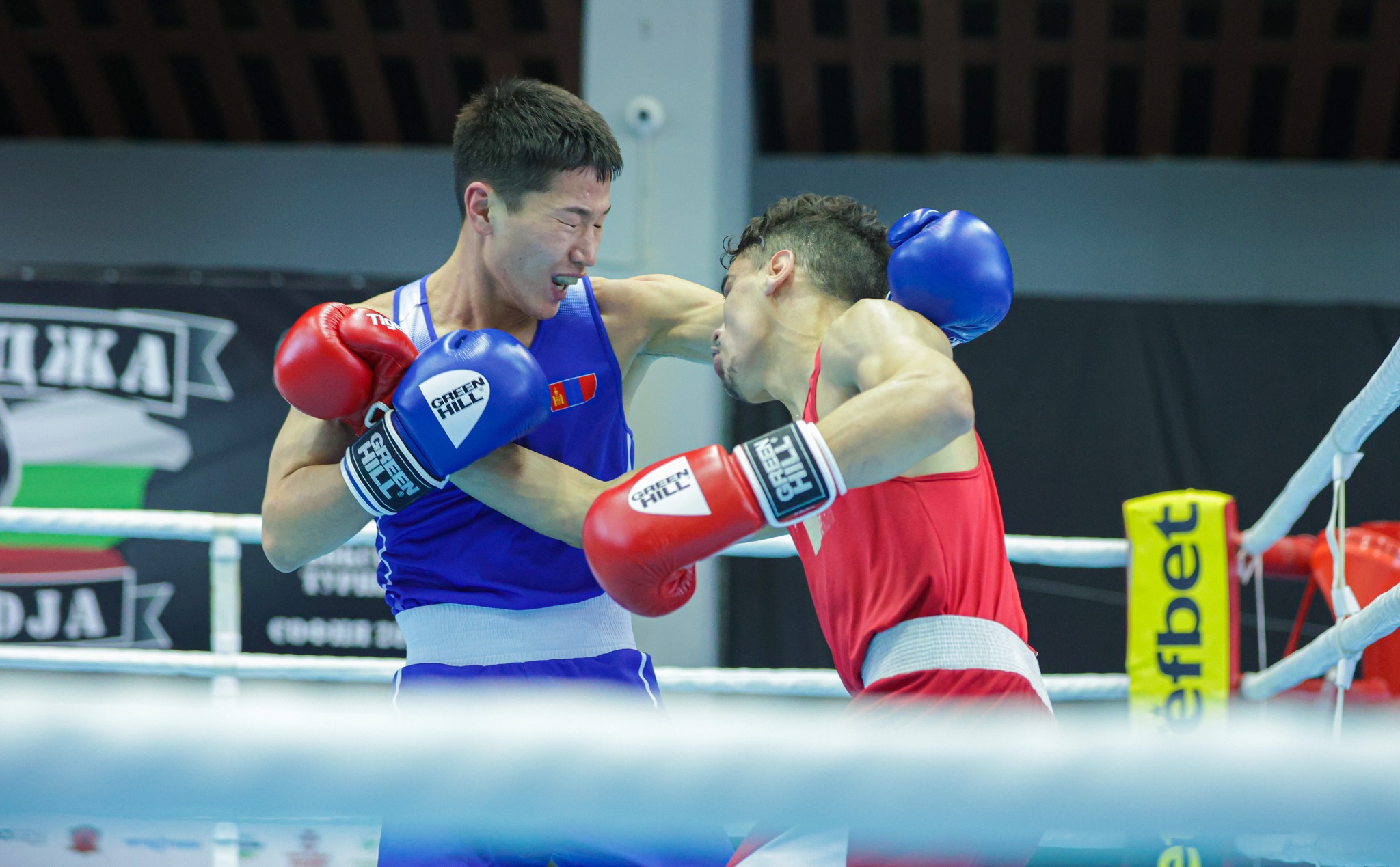 Habibinezhad, Kharkhuu et Sachin ont remporté des matchs serrés à Sofia