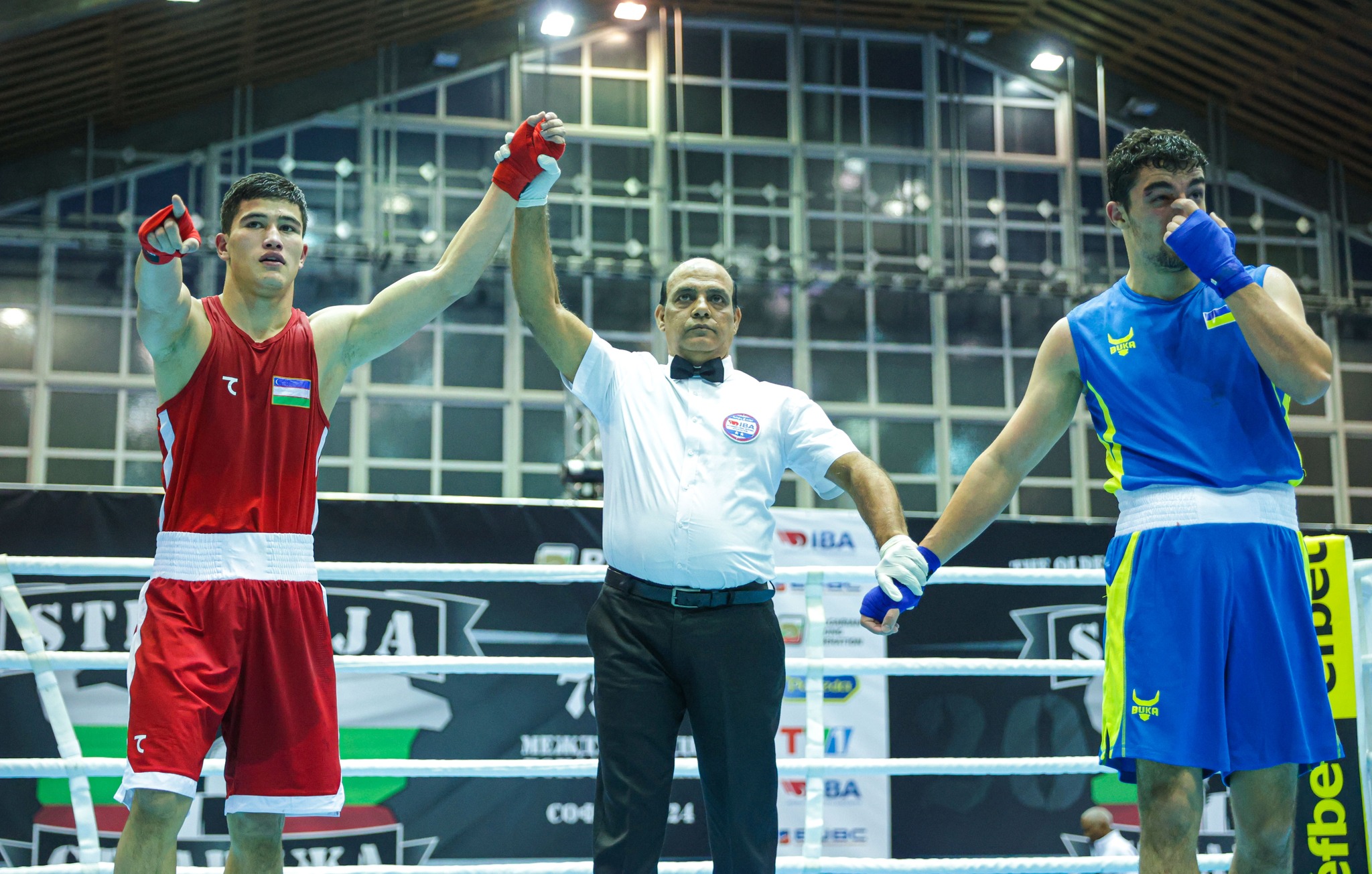 Erkinboyev et Ummataliyev ont fait leurs débuts avec succès parmi les boxeurs d'élite