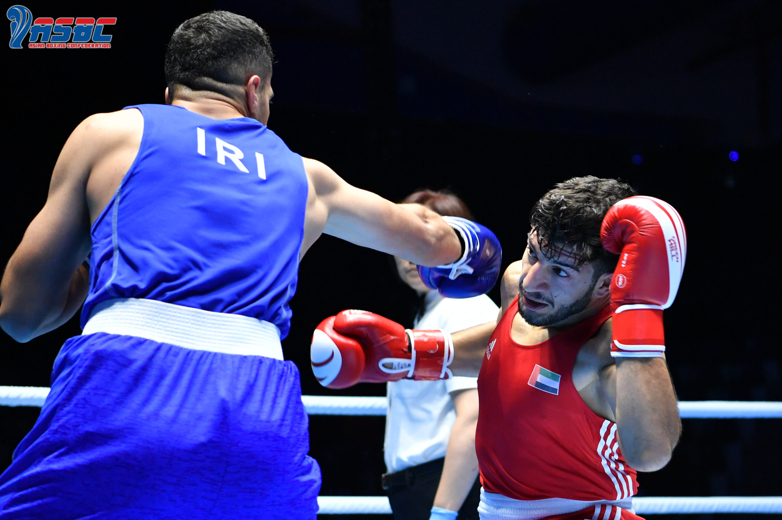 Daniyal Shakhbakhsh mène l'équipe iranienne lors de la première épreuve de qualification olympique mondiale de boxe