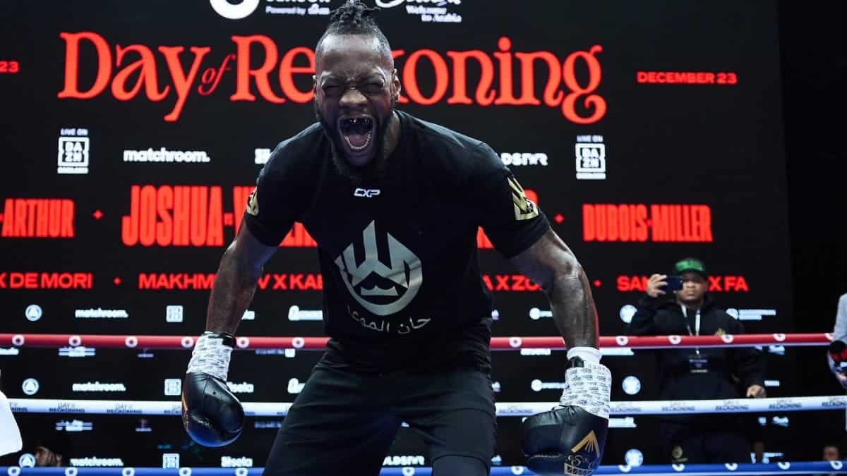 Deontay Wilder pose