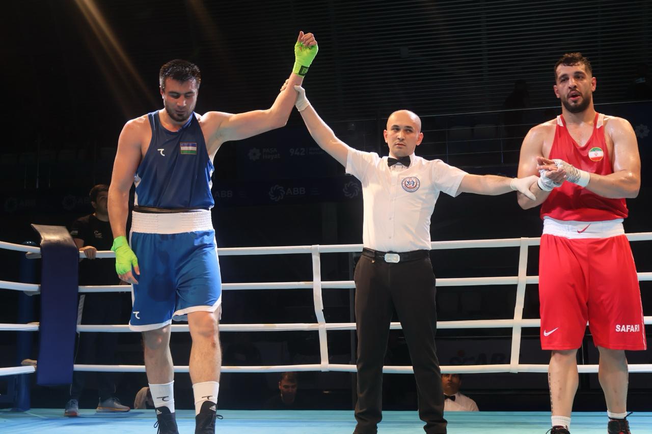 Jalolov contre Zokirov lors de la finale des super-lourds à Bakou