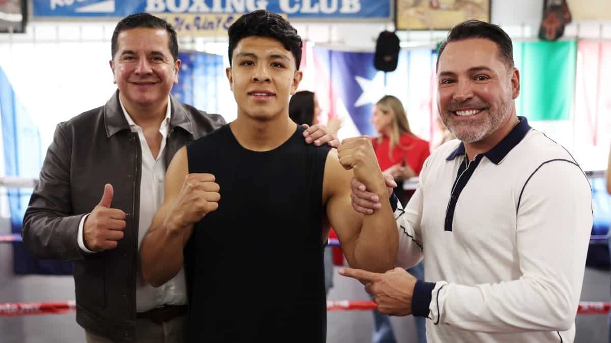 Oscar De La Hoya and Jaime Munguia