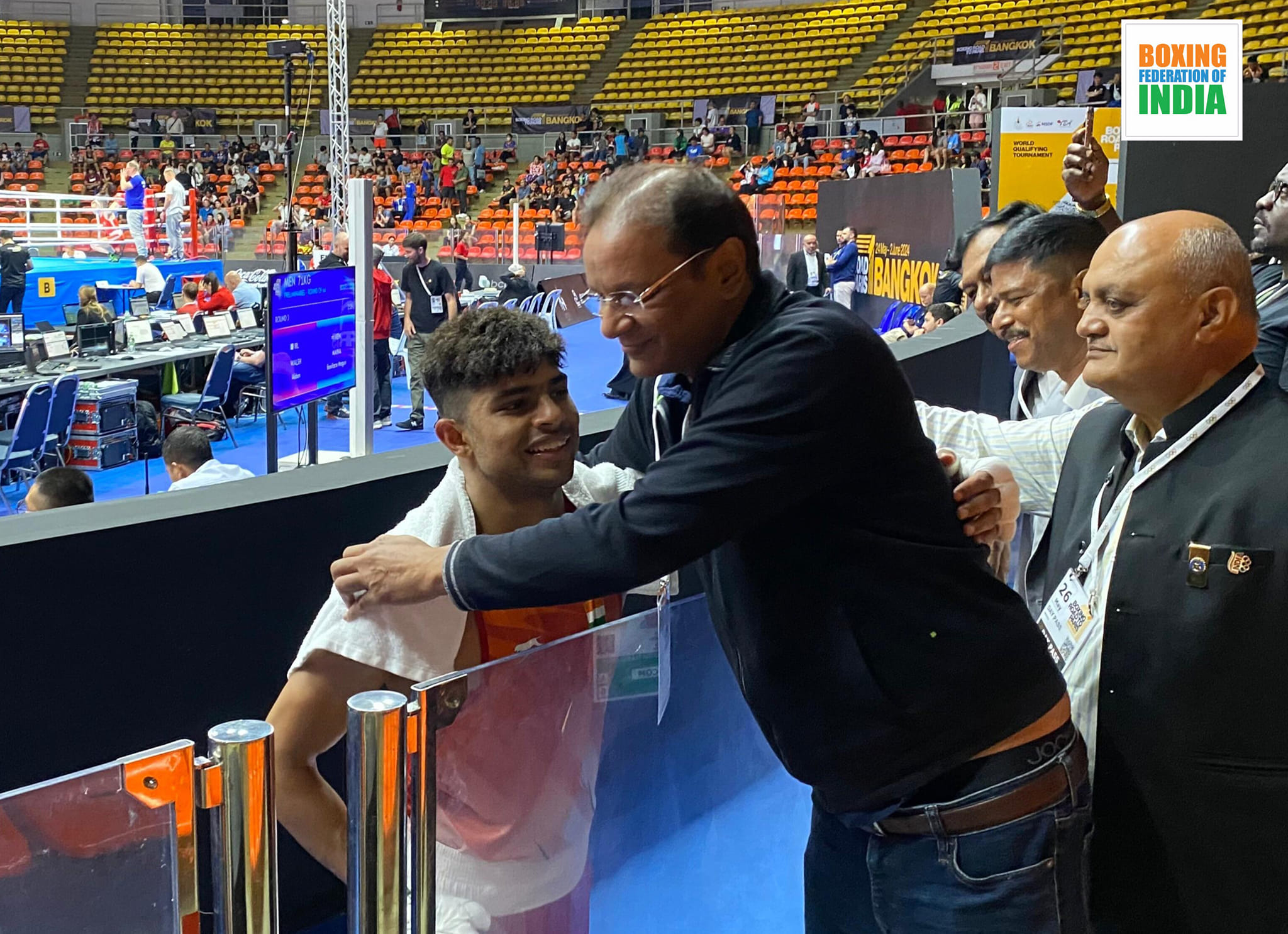 La revanche d'Eshaish et le départ impressionnant de Dev ont enchanté la séance du soir à Bangkok