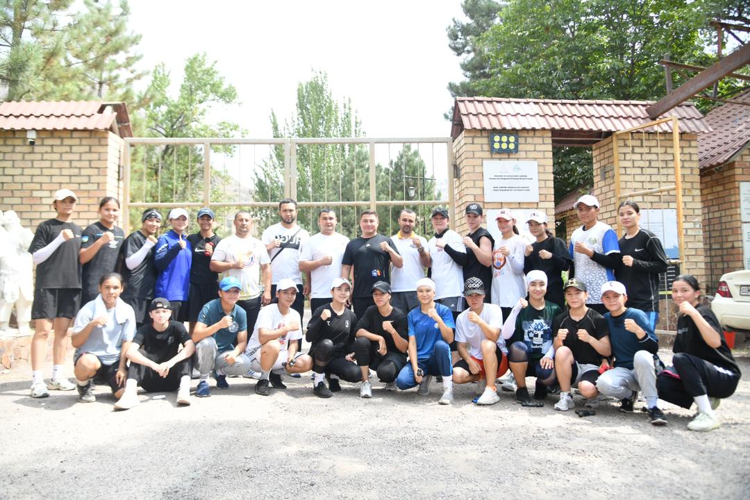 L'Ouzbékistan se prépare pour les Championnats asiatiques de boxe juniors et collégiens ASBC à Yangiabad