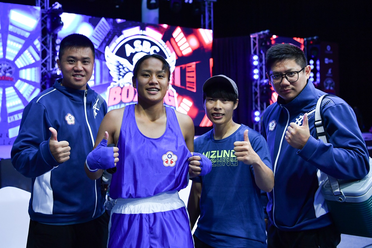 Lu Wen Jing a utilisé le style de combat de sa coéquipière, la médaillée olympique Chen Nien Chin, pour dominer le quart de finale