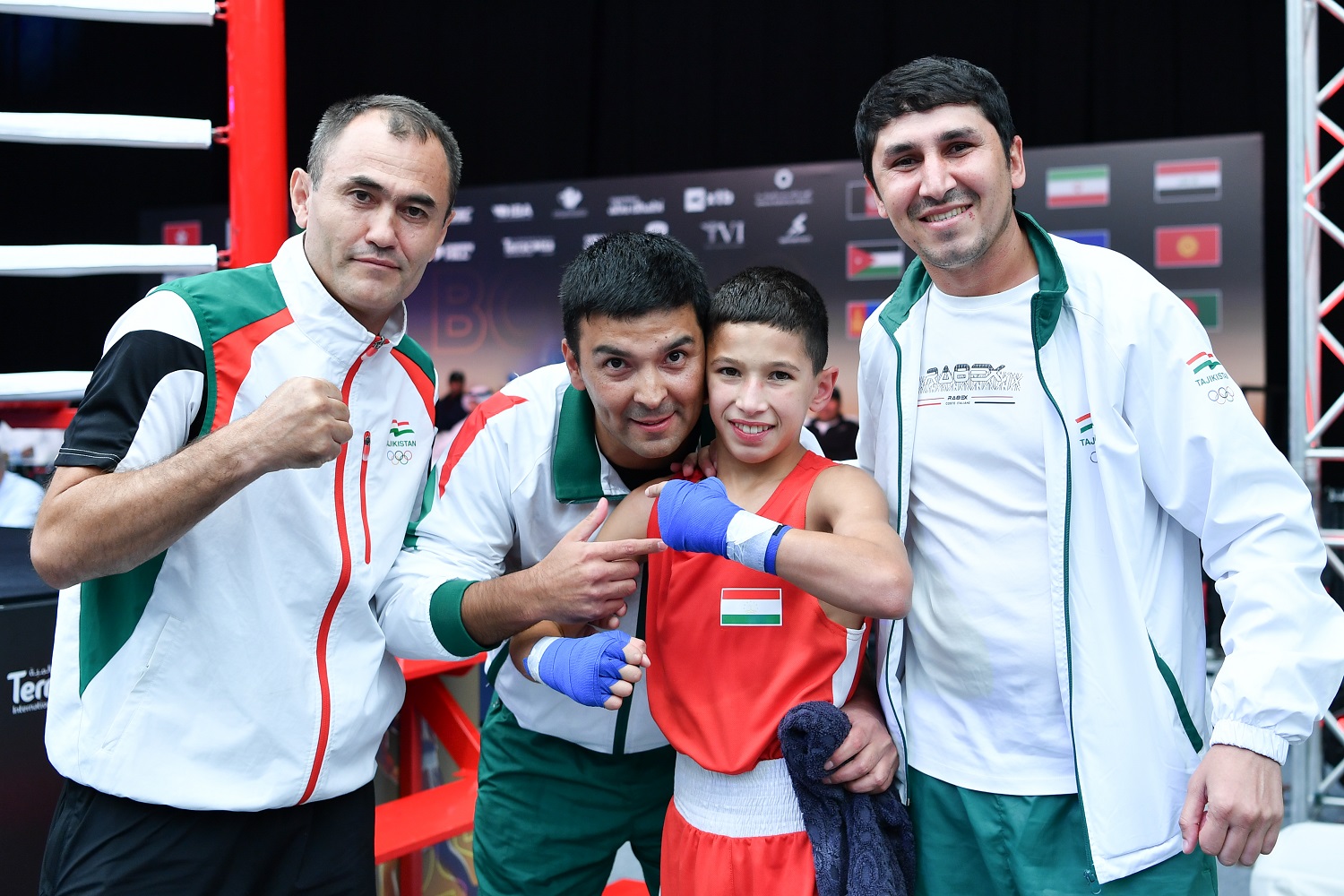 L'Iran, le Kirghizistan, le Tadjikistan et l'Ukraine ont remporté aujourd'hui leurs premiers titres asiatiques pour écoliers