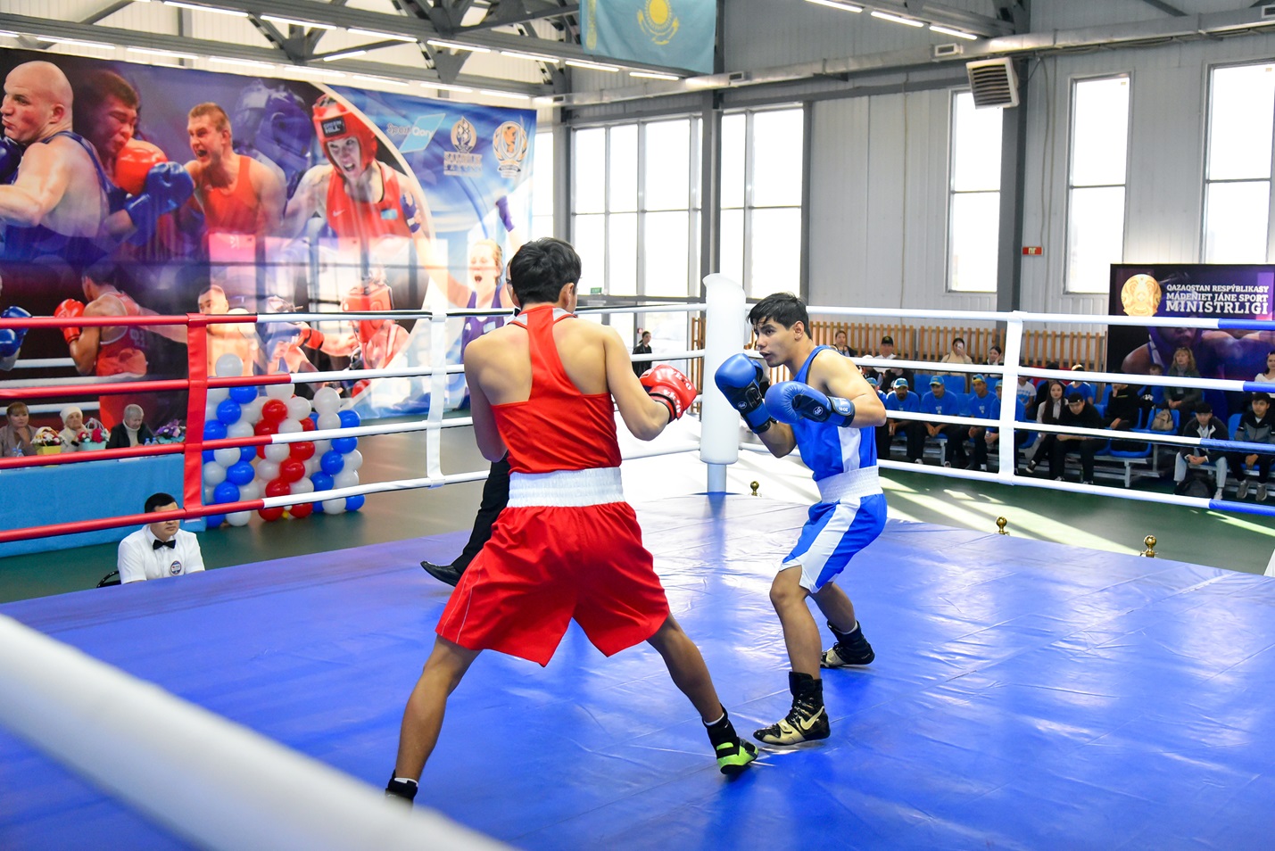Les champions d'Asie Yerassyl Yermek et Abdulaziz Abdurakhmonov ont dominé leurs compétitions au tournoi des entraîneurs de Kostanay.