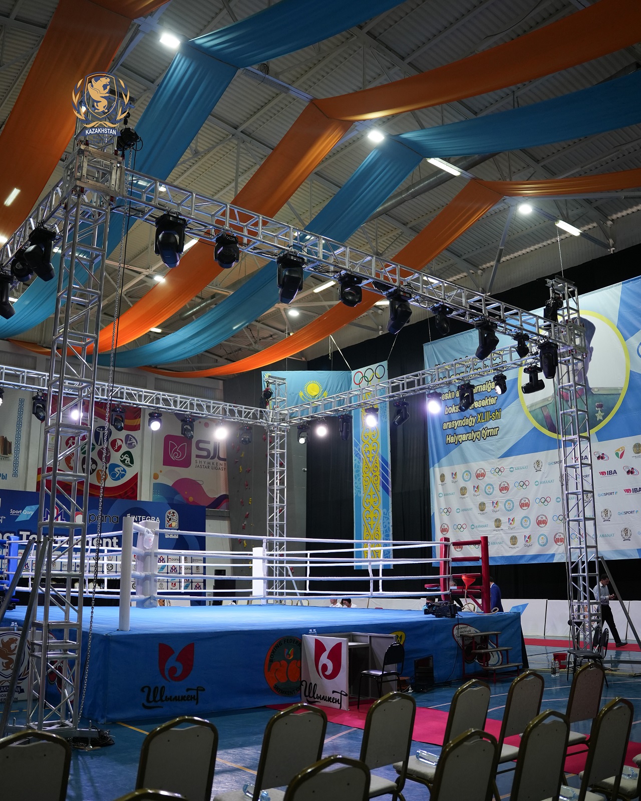 Aybek Oralbay du Kazakhstan a fait un superbe premier match dans sa nouvelle catégorie de poids à Shymkent