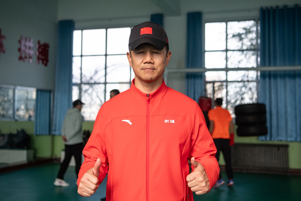 M. Zhai Yuhu – C'est un avantage pour nos boxeurs de s'entraîner avec d'autres nations fortes à Urumqi.