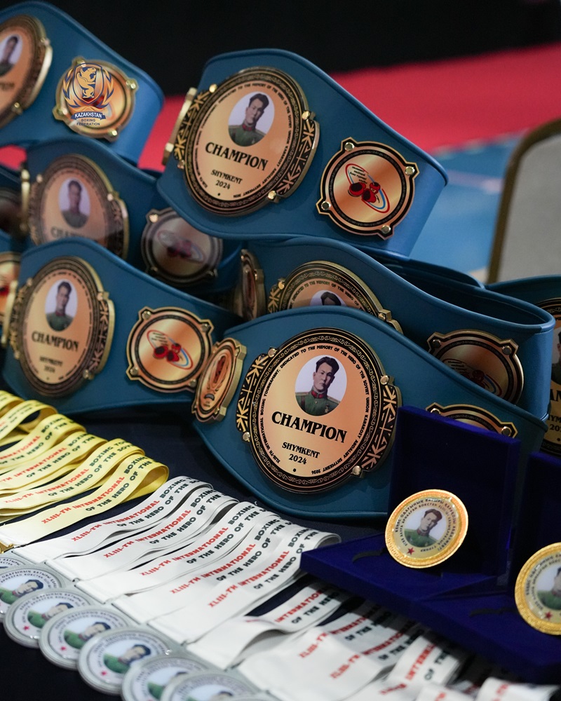 Orazbek Assylkulov a battu le champion du monde Makhmud Sabyrkhan lors de la finale du tournoi commémoratif d'Abdaliyev.