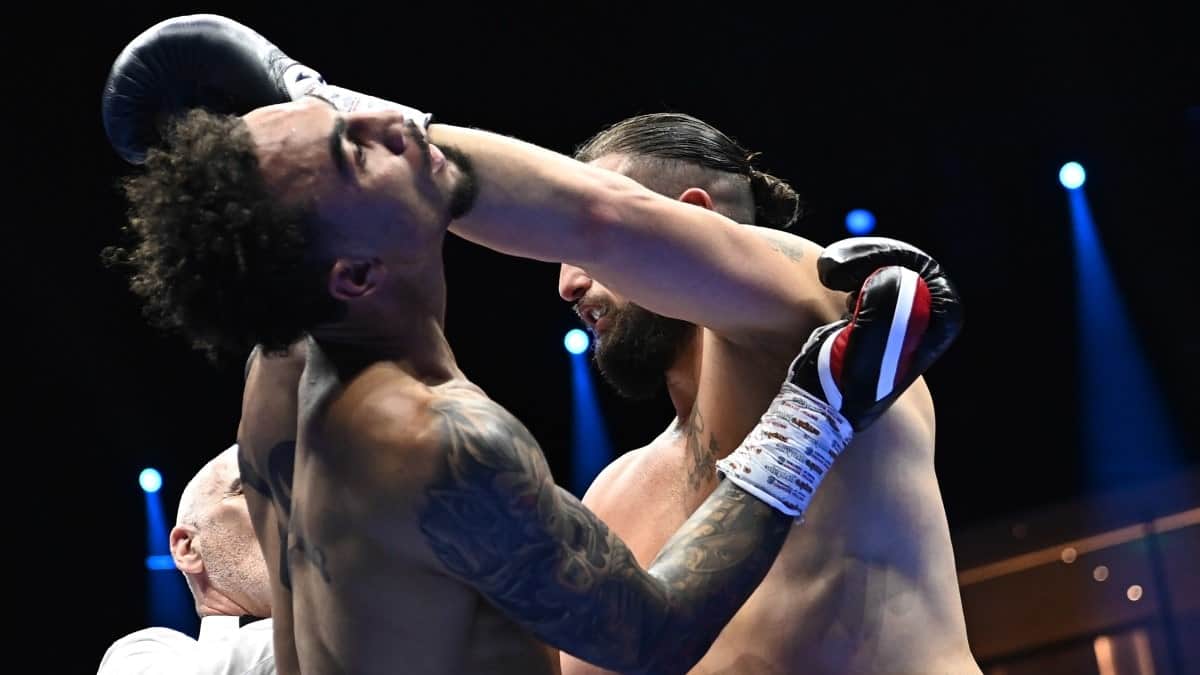 Ben Whittaker vs Liam Cameron punch