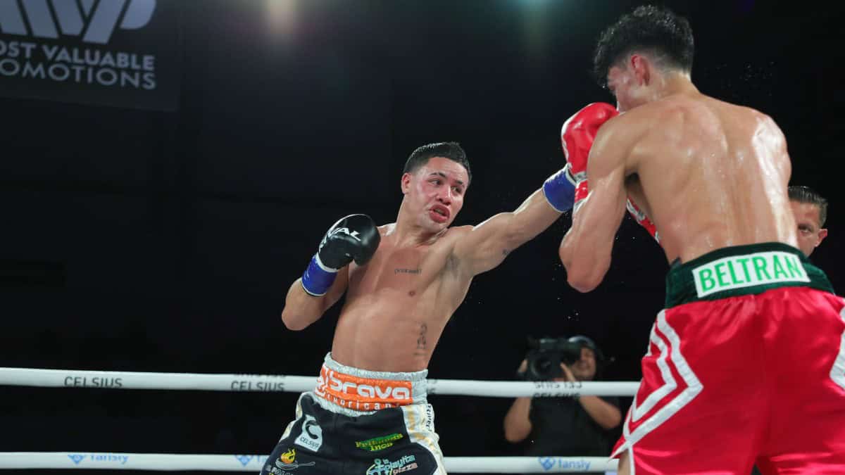 Rivera beats Beltran