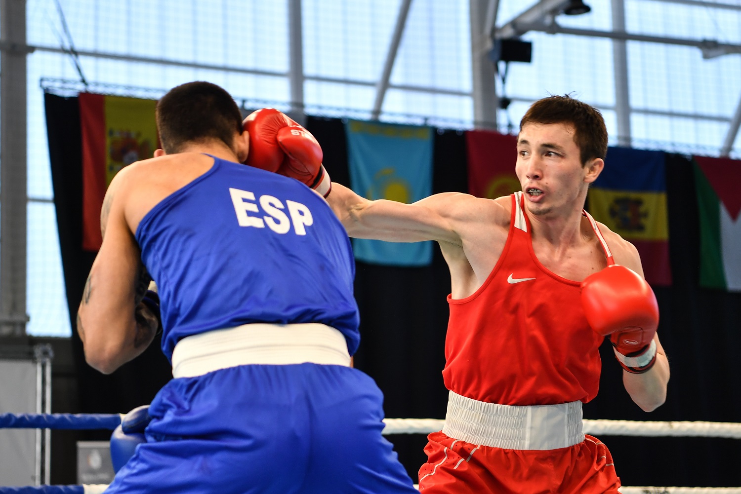 Darkhan Duisebay est le prochain finaliste kazakh au tournoi Boxam