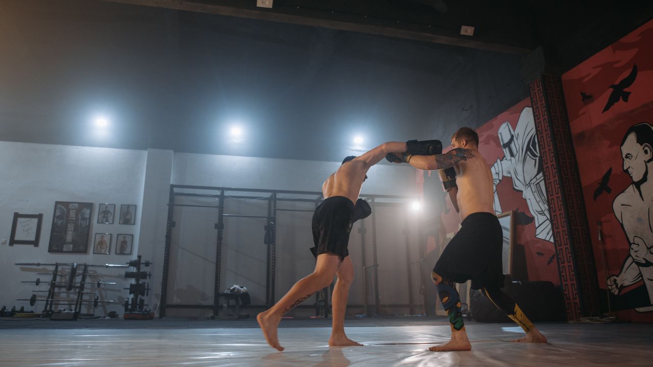 Ce que le MMA peut apprendre du monde militaire (et inversement)