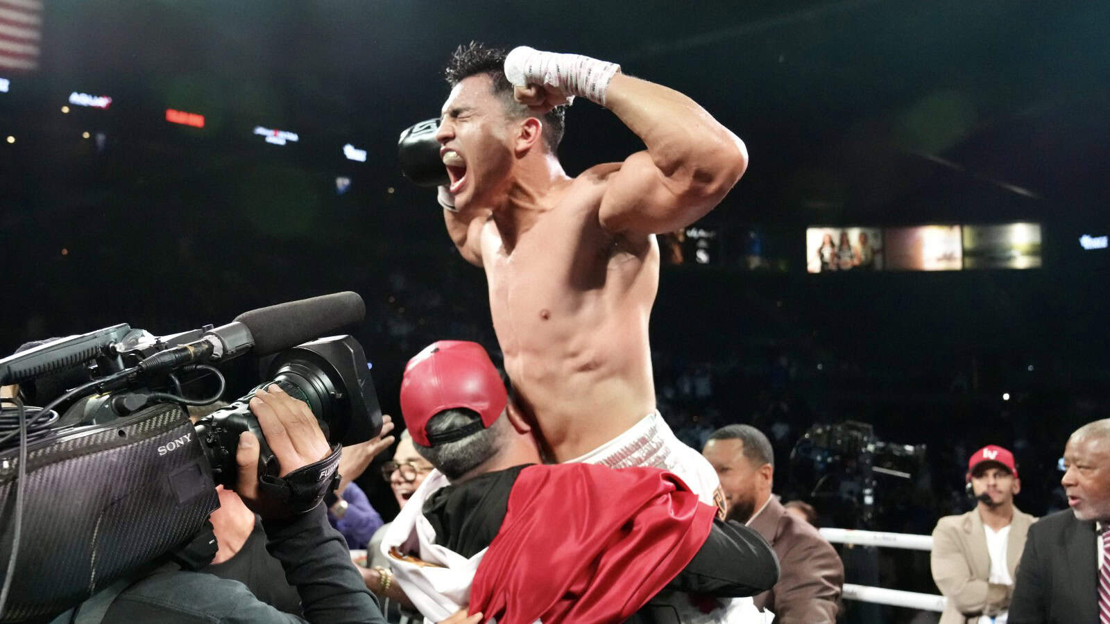 RENENDIZ BATS PLANT | Charlo mange du cornflake