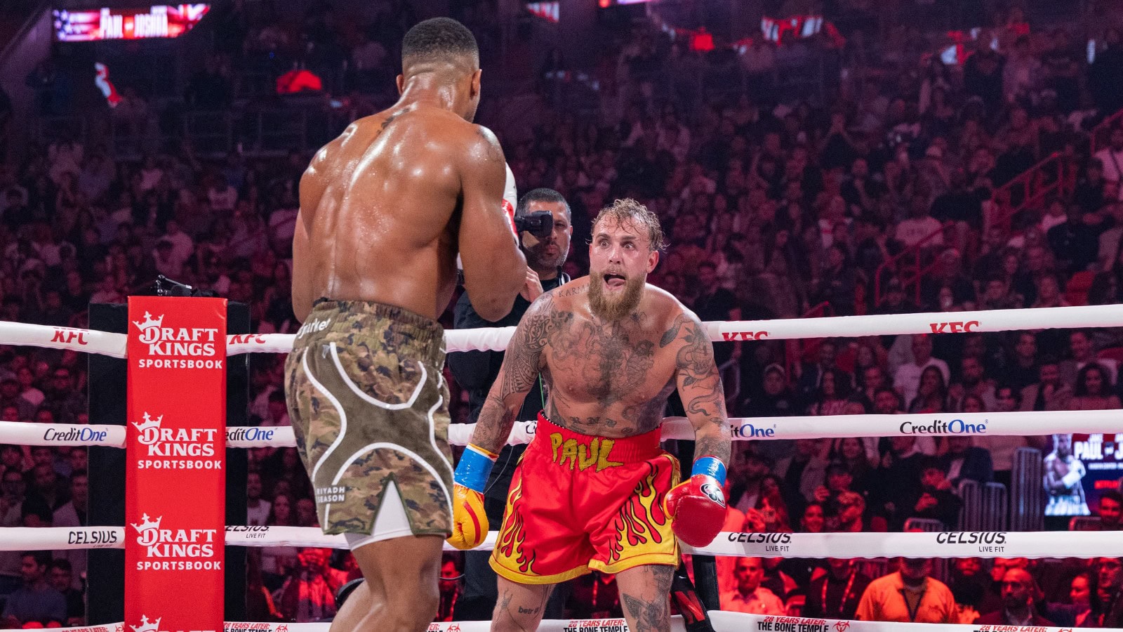 Joshua KO attire 33 millions de personnes – seulement un tiers du public de Paul contre Tyson