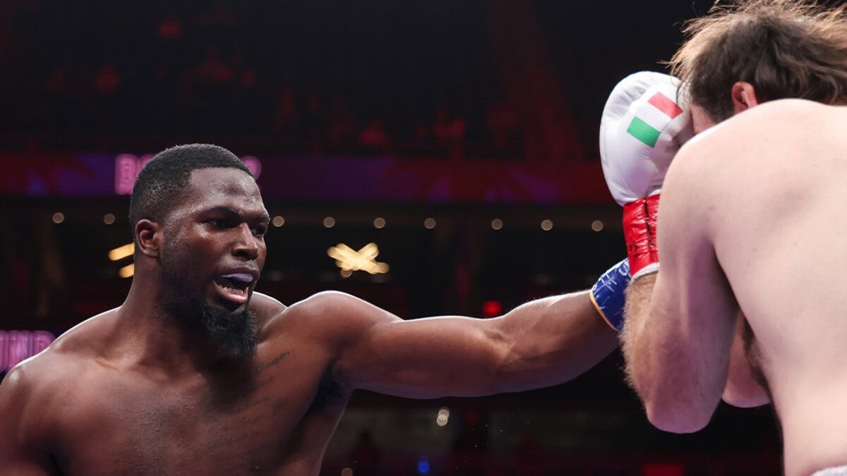 Joshua Edwards lands a right hand against Brandon Colantonio in Las Vegas