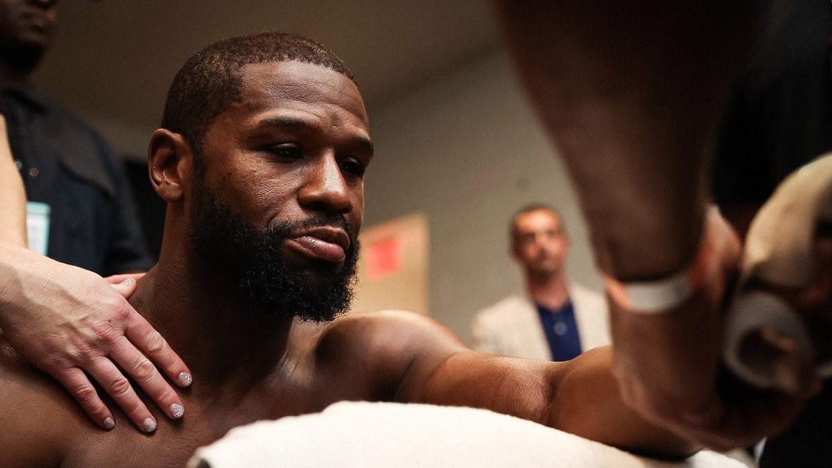Floyd Mayweather has his hands wrapped for a big fight