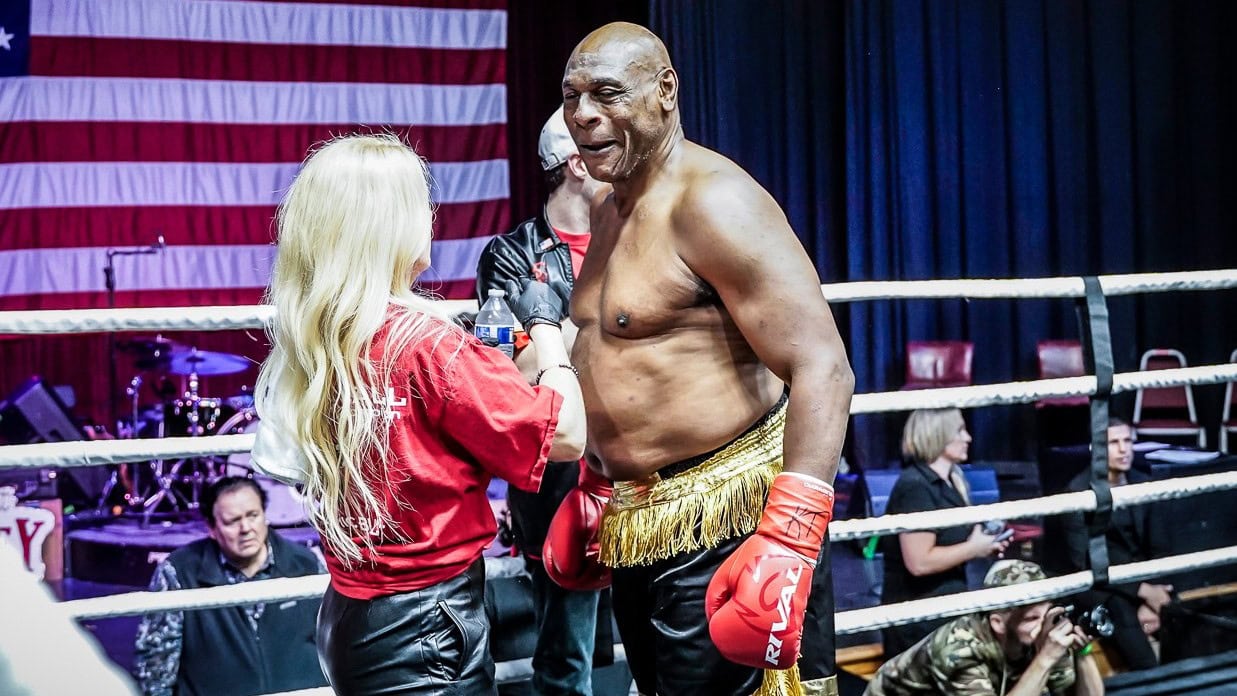 Oliver McCall defeating Gary Cobia on Country Box at age 59