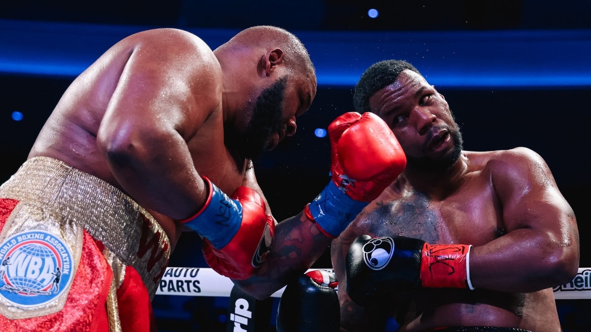 Jarrell Miller lands punch on Lenier Pero heavyweight fight Las Vegas