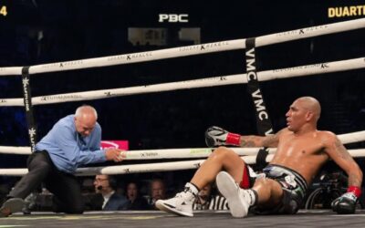 Un boxeur et un arbitre tombent ensemble dans un combat controversé d'undercard à Vegas