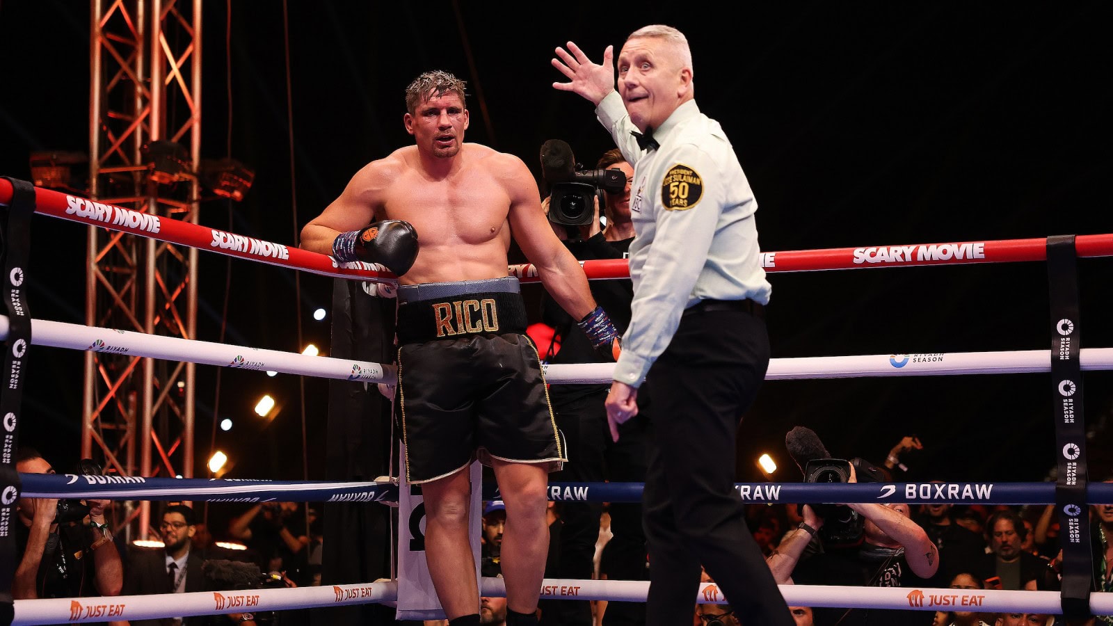 Referee Mark Lyson stops Oleksandr Usyk vs Rico Verhoeven late in the eleventh round in Egypt