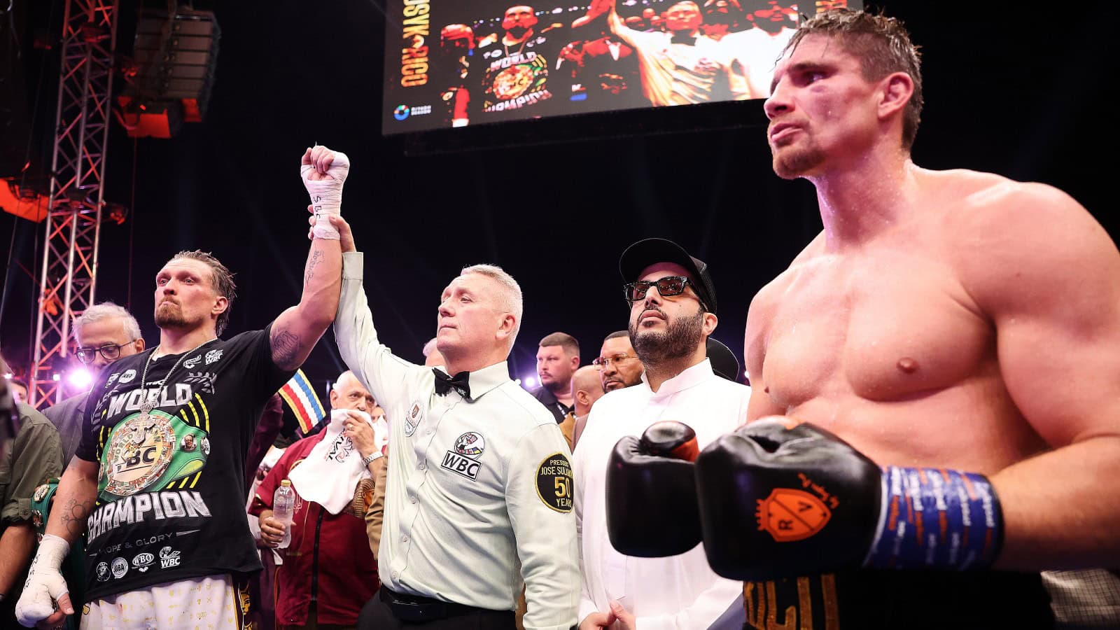 Usyk vs Verhoeven decision