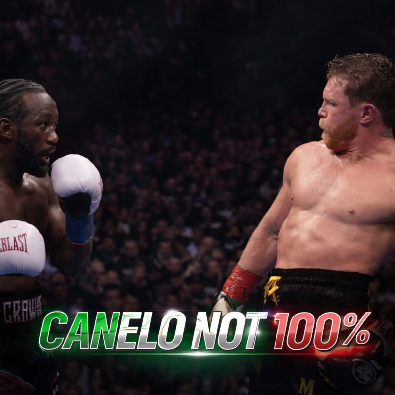 Canelo Alvarez réagit lors du combat avec Terence Crawford au milieu d'une discussion sur des problèmes de blessures