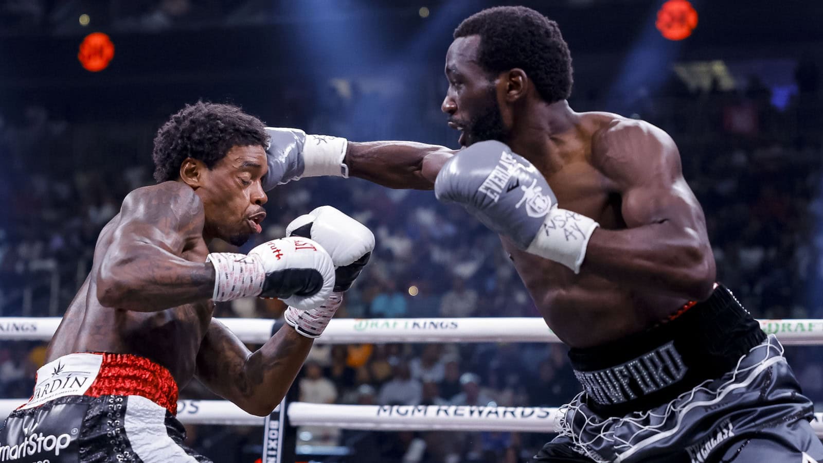 Les deux plus grandes victoires de Terence Crawford sont toutes deux accompagnées d'astérisques