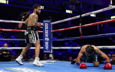 Oscar Collazo laisse tomber Valdez trois fois avant l'arrêt du corner