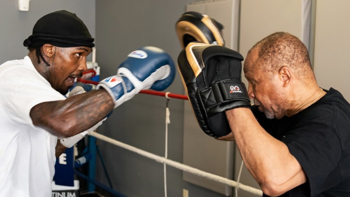 Jermall Charlo trains with longtime coach Ronnie Shields during preparations for his planned boxing comeback before being denied entry to Australia