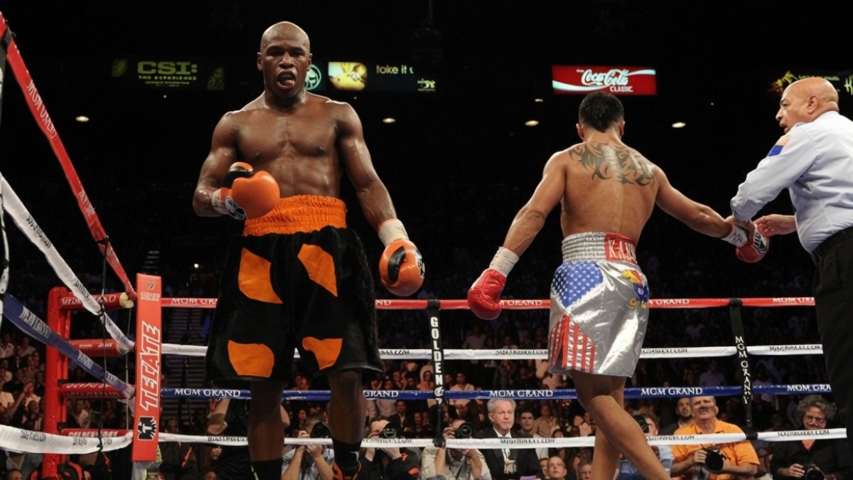 Floyd Mayweather and Victor Ortiz moments before the controversial finish of their 2011 WBC welterweight title fight in Las Vegas