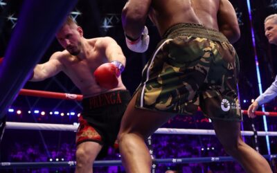 Anthony Joshua survit à deux renversements pour arrêter Kristian Prenga
