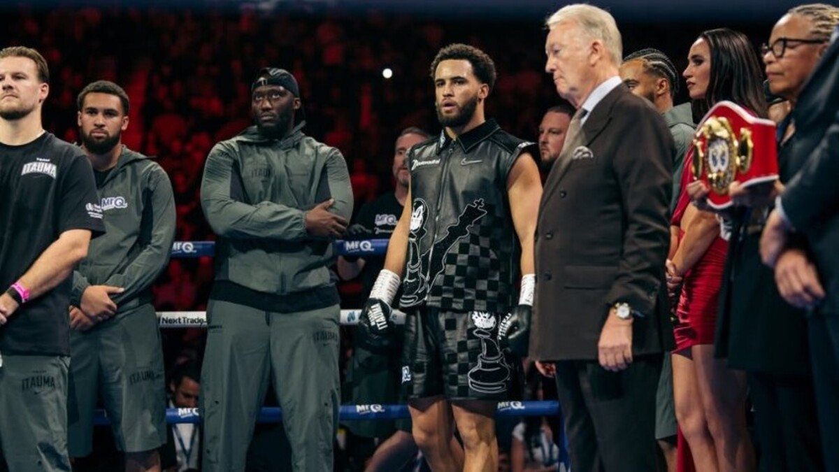 Moses Itauma and his team before his heavyweight title fight with Filip Hrgovic