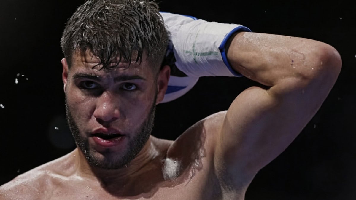 Prichard Colón during his final fight against Terrel Williams in 2015