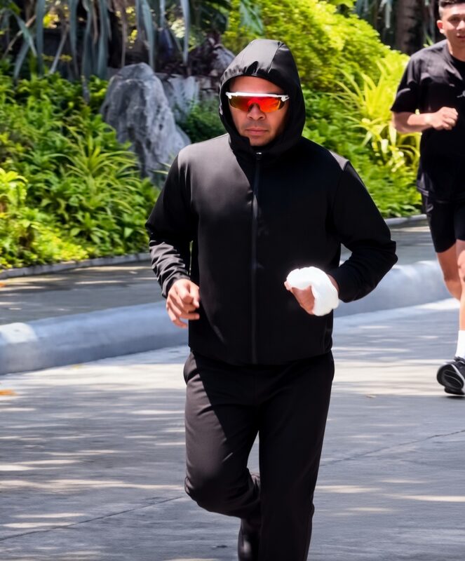 Manny Pacquiao s'entraîne alors que l'incertitude entoure sa revanche contre Floyd Mayweather